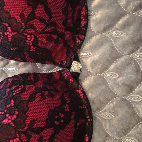 VS Sexy Little Things 36C - Picture 2 of 5